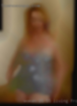 Woman, 35-55, living from Plant City, Florida in Asia and lonely.